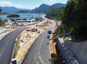 ponte-de-guaratuba-inicia-revestimento-em-concreto-asfaltico-dos-acessos