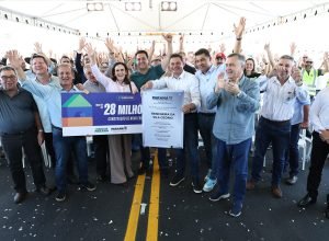 em-parceria-com-a-klabin,-ratinho-junior-inaugura-trincheira-na-pr-160-em-telemaco-borba
