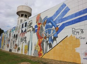 em-curitiba,-painel-de-poty-lazzarotto-sobre-o-saneamento-completa-30-anos