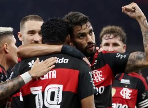 flamengo-reage-e-vence-santos-de-virada-por-3-a-1-no-brasileirao