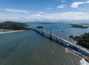 23-dias-para-a-inauguracao:-mastros-da-ponte-de-guaratuba-nao-tem-mais-andaimes