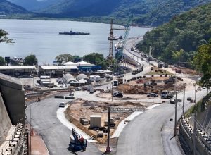 mesmo-com-feriado,-obras-seguem-a-todo-vapor-na-ponte-de-guaratuba