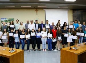 alunos-de-88-colegios-da-rede-estadual participam-do-parlamento-jovem