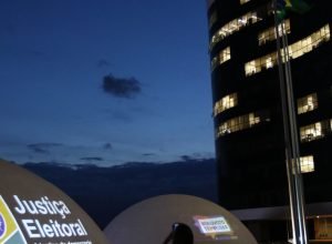 tse-adia-decisao-sobre-suspensao-de-pesquisa-de-voto-para-presidente