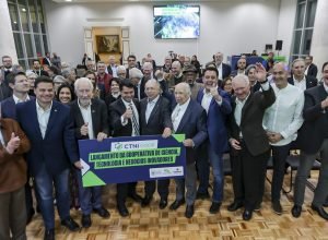 parana-ganha-cooperativa-inedita-para-transformar-ciencia-em-negocios-inovadores