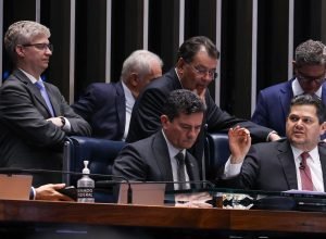 senado-aprova-uso-do-fundo-do-pre-sal-para-dividas-do-agro