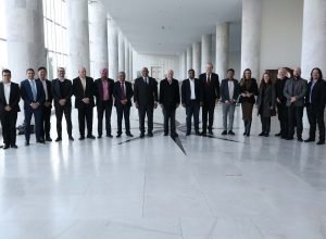 vice-governador-recebe-comitiva-da-india-para-debater-instalacao-de-supercomputadores-no-parana