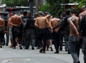 operacao-contencao:-17%-dos-policiais-retiraram-as-cameras-corporais