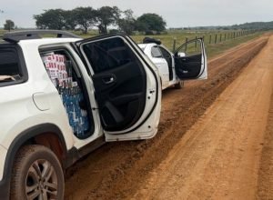 pmpr-apreende-veiculos-e-cigarros-e-prende-homem-na-divisa-do-parana-com-mato-grosso-do-sul