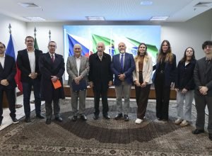 parana-apresenta-ambiente-de-negocios-a-empresas-tchecas-em-encontro-no-palacio-iguacu