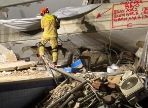bombeiros-do-parana-mantem-busca-por-sobreviventes-na-forca-tarefa-na-venezuela