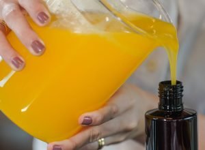 anvisa:-veja-a-lista-de-cosmeticos-que-podem-ter-fabricacao-artesanal