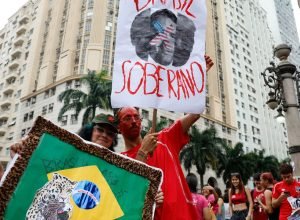 estudantes-fazem-ato-no-rio-de-janeiro-em-defesa-de-voto-em-lula