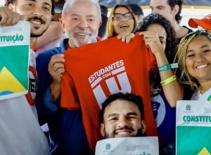 lula-garante-versao-universitaria-do-“pe-de-meia”-caso-seja-reeleito