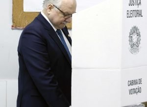 vontade-das-urnas-precisa-ser-respeitada,-afirma-fachin-apos-votar