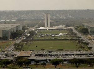 reajuste-de-servidores-federais-sera-pago-em-maio,-garante-governo