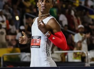 estreia-dourada-em-2025:-alison-vence-400m-com-barreiras-na-jamaica