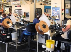 ibge:-industria-recua-em-sete-dos-15-locais-pesquisados-em-fevereiro