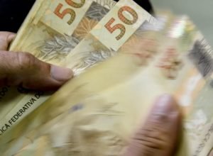 brasileiros-sacaram-r$-258-milhoes-em-valores-a-receber-em-fevereiro