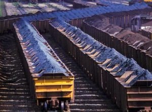 brasil-sobe-no-ranking-de-desempenho-industrial,-comemora-mercadante