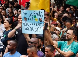 seis-em-cada-10-brasileiros-apoiam-a-reducao-da-jornada-de-trabalho