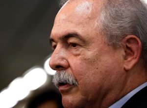 mercadante:-guerra-tarifaria-traz-riscos-e-oportunidades-para-o-brasil