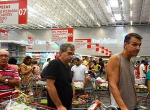 inflacao-desacelera-e-fecha-marco-em-0,56%,-pressionada-por-alimentos