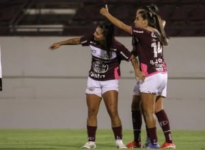 ferroviaria-vence-e-assume-lideranca-do-brasileiro-feminino
