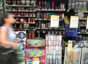 economia-brasileira-ficou-estagnada-em-fevereiro,-mostra-previa-da-fgv