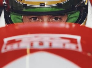 time-portugues-estoril-usara-uniforme-inspirado-em-ayrton-senna