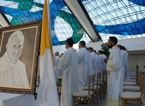 brasilienses-homenageiam-papa-francisco-nos-65-anos-da-capital