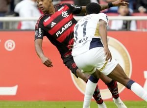 flamengo-empata-com-ldu-e-se-complica-na-libertadores