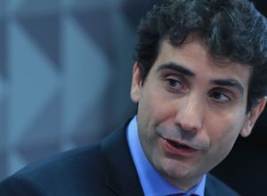 bc-esta-“tateando”-ajuste-da-selic-diante-de-guerra-de-tarifas