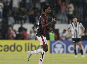 libertadores:-sao-paulo-supera-libertad-e-assume-lideranca-do-grupo-d