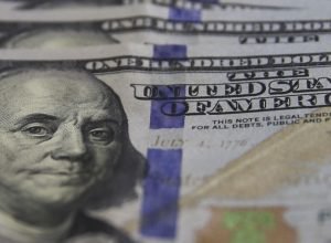 dolar-inicia-mes-em-baixa-com-chances-de-negociacao-entre-eua-e-china