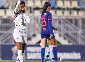 sao-paulo-goleia-bragantino-e-chega-as-quartas-do-brasileiro-feminino
