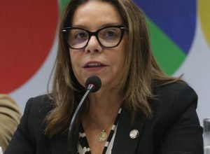 estudantes-devem-buscar-alternativa-aos-eua,-diz-presidente-da-capes