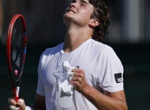 joao-fonseca-crava-outra-vitoria-em-wimbledon-e-avanca-a-3a-rodada