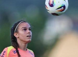 lesao-tira-meio-campista-ana-vitoria-da-disputa-da-copa-america