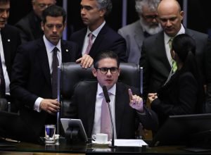 camara-aprova-urgencia-para-proposta-que-reduz-beneficios-fiscais