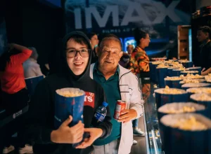 Shopping Palladium Curitiba celebra Dia dos Avós com sessão especial no IMAX