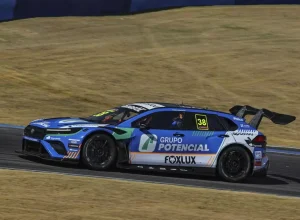 Muggiati acelera pela primeira vez na pista de Curvelo (Rodrigo Ruiz/RR Media)