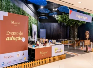 Evento de adoção no Shopping Mueller proporciona a chance de novos lares para animais resgatados. Foto: Divulgação/ Shopping Mueller.