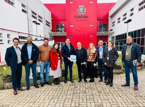 Diretor financeiro executivo da Itaipu visita Hospital do Idoso em Curitiba