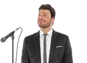 _Danilo-Gentili-se-apresenta-em-um-grande-clube-de-comedia-montago-no-Mega-Rocio-em-Paranagua-Cred.-Divulgacao