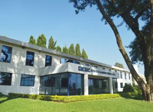 ESIC_fachada_creditos_Gustavo Basso