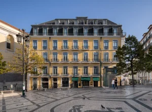 Fachada do Bairro Alto Hotel Crédito Francisco Nogueira.jpg