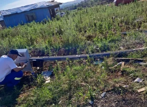 Fotos dos padrões danificados: Entradas de serviço de energia danificadas que serão reconstruídas pela Copel, sem custo para a população de Rio Bonito do Iguaçu.
